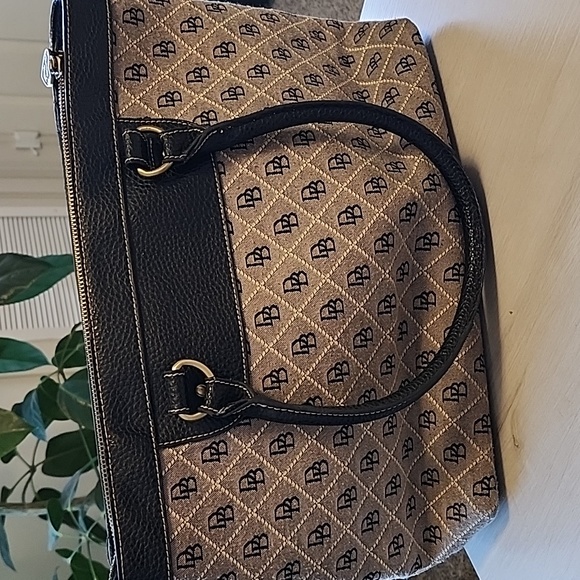 HP💫 Dooney & Bourke Handbag - Picture 2 of 13